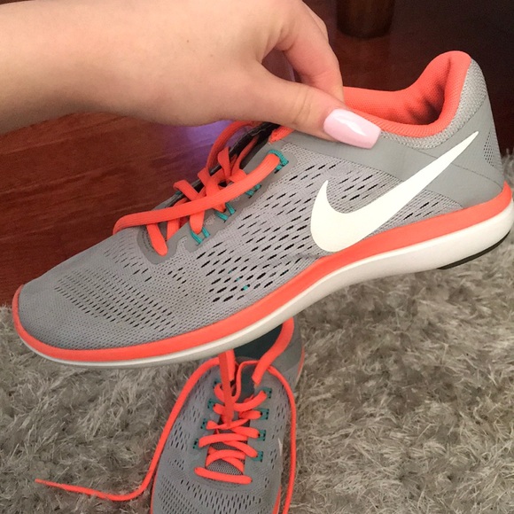 Nike Shoes - Picture 3 of 5